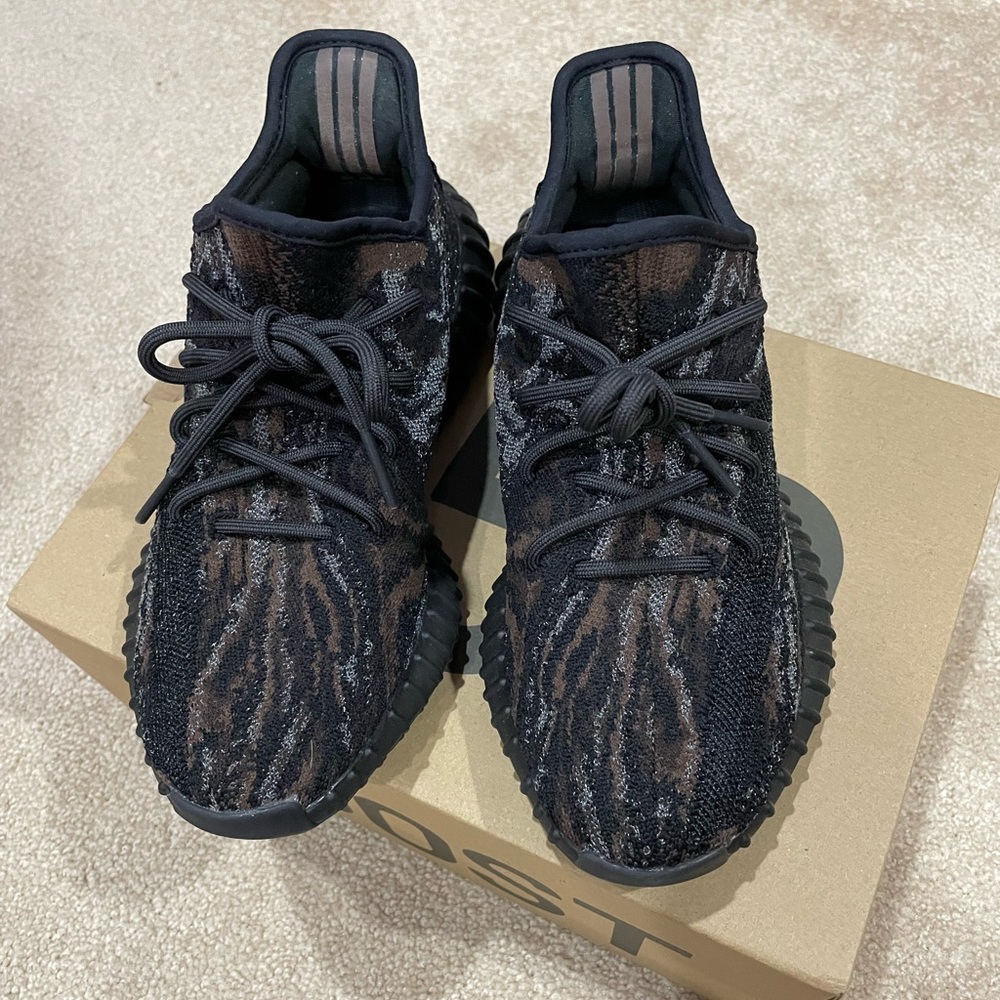 Yeezy Boost 350 V2